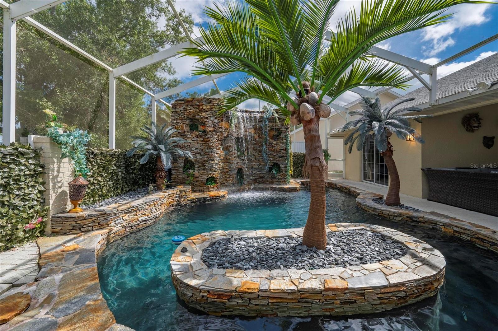 Listing photo id 42 for 25688 Deep Creek Boulevard