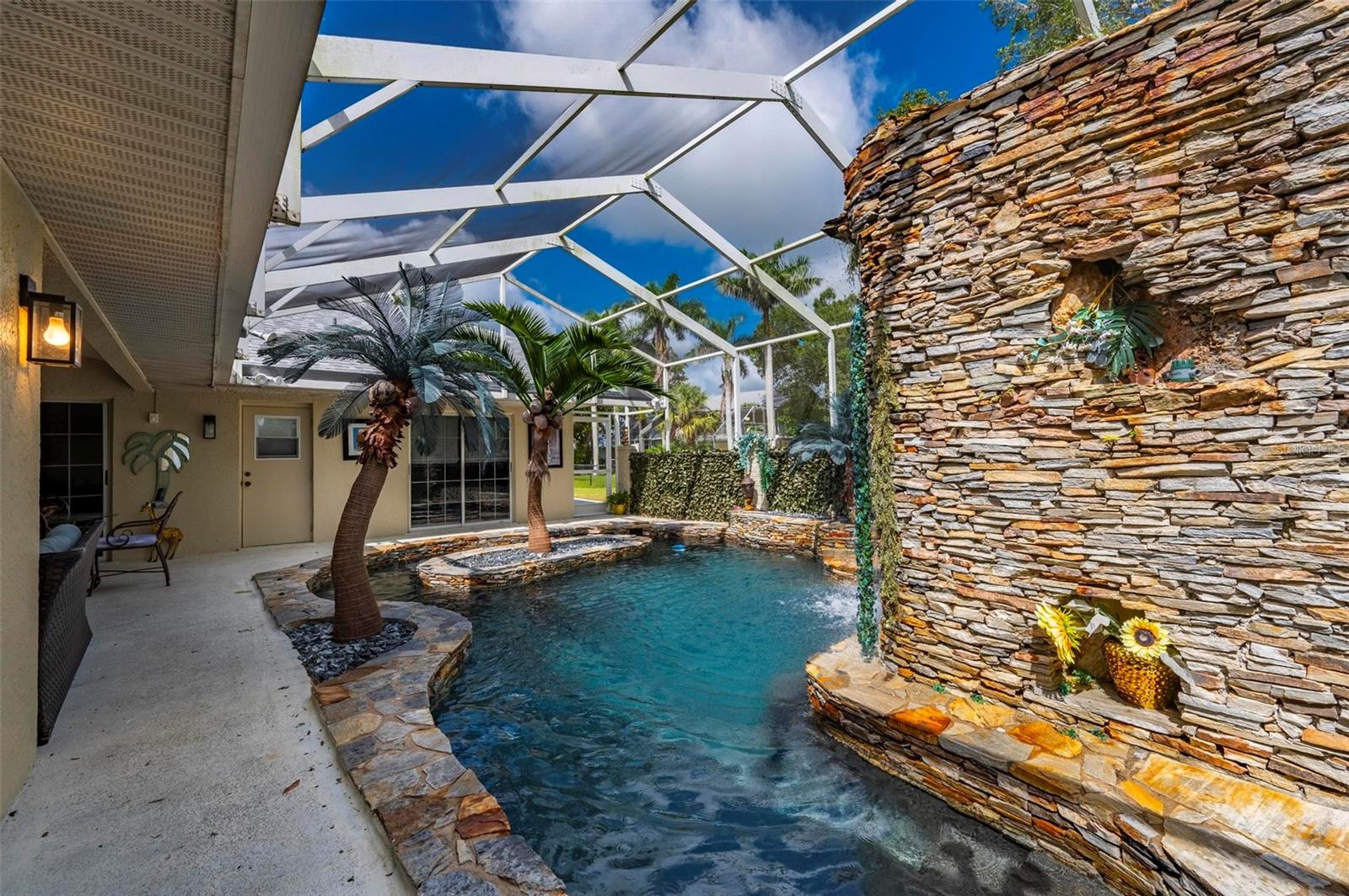 Listing photo id 43 for 25688 Deep Creek Boulevard