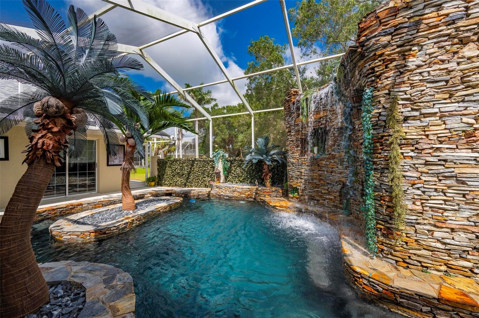 Listing photo id 44 for 25688 Deep Creek Boulevard