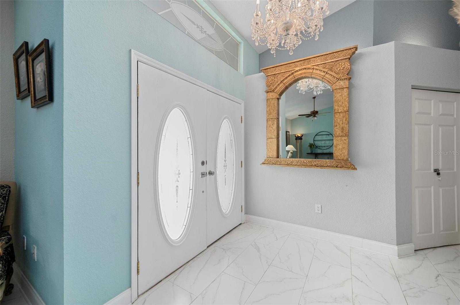 Listing photo id 3 for 25688 Deep Creek Boulevard