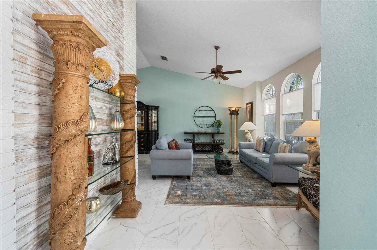 Listing photo id 4 for 25688 Deep Creek Boulevard