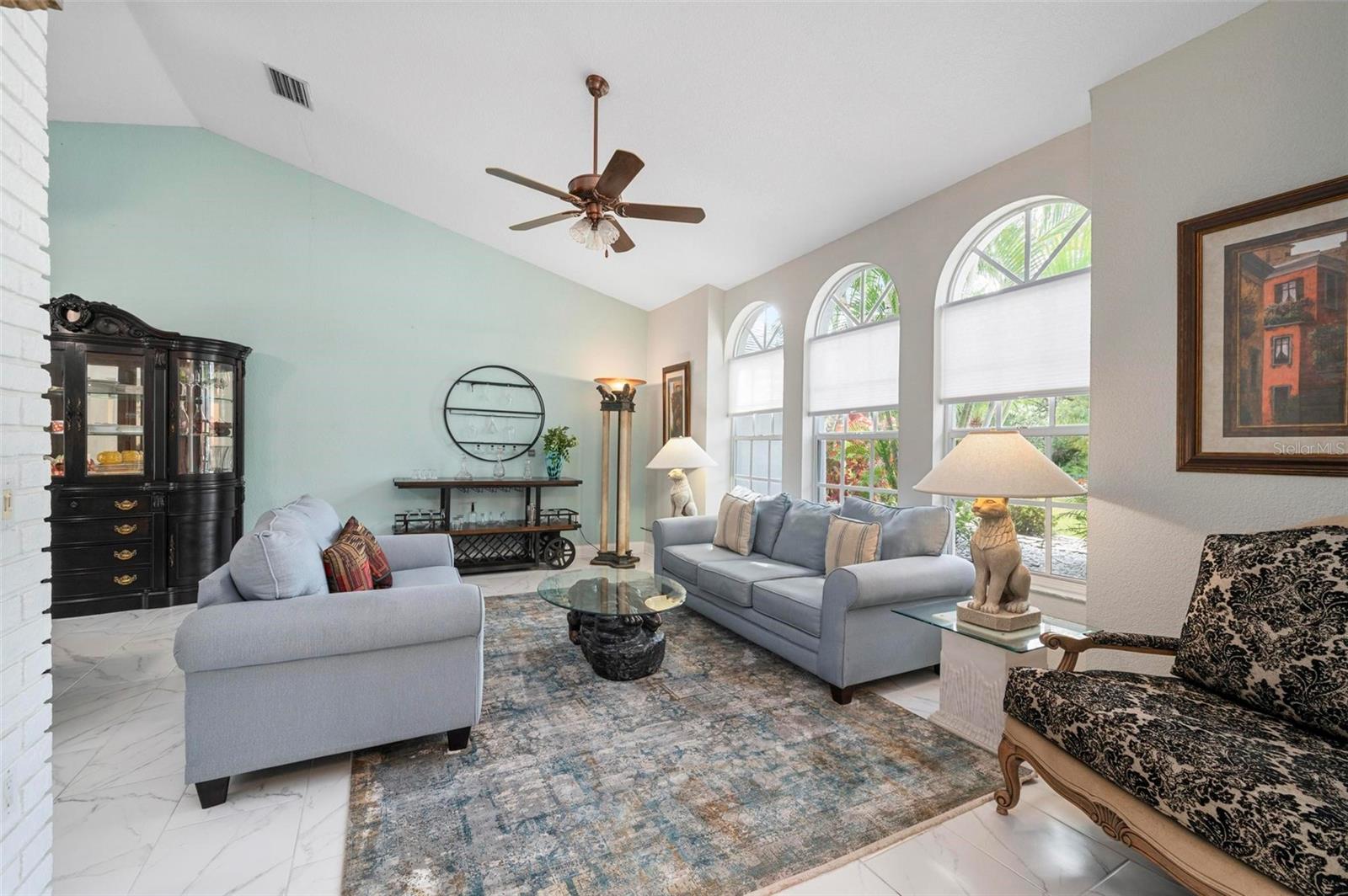 Listing photo id 5 for 25688 Deep Creek Boulevard