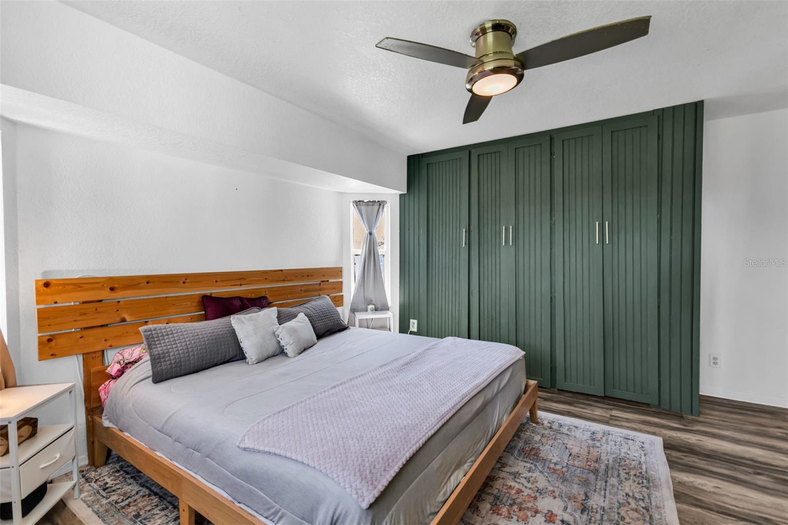 Image 17 of 71 For 3295 Brooklyn Ave