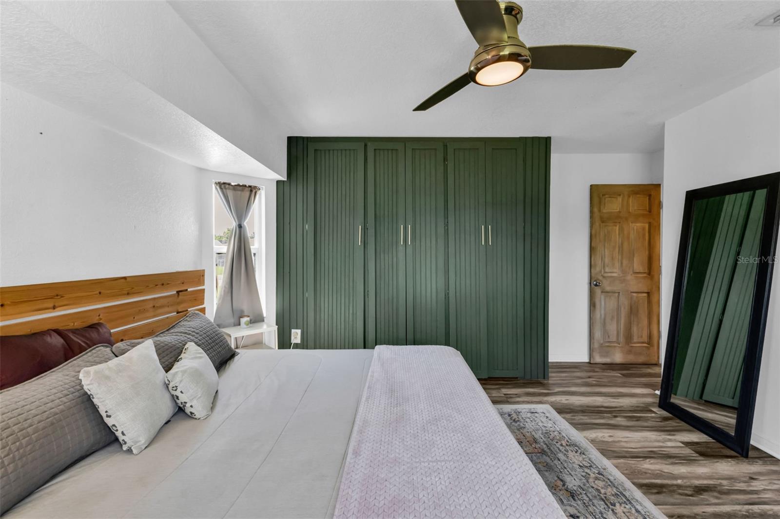 Image 19 of 71 For 3295 Brooklyn Ave