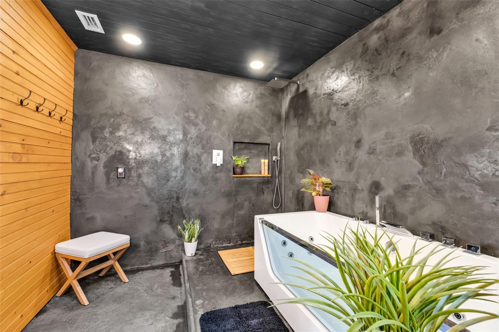 Image 21 of 71 For 3295 Brooklyn Ave