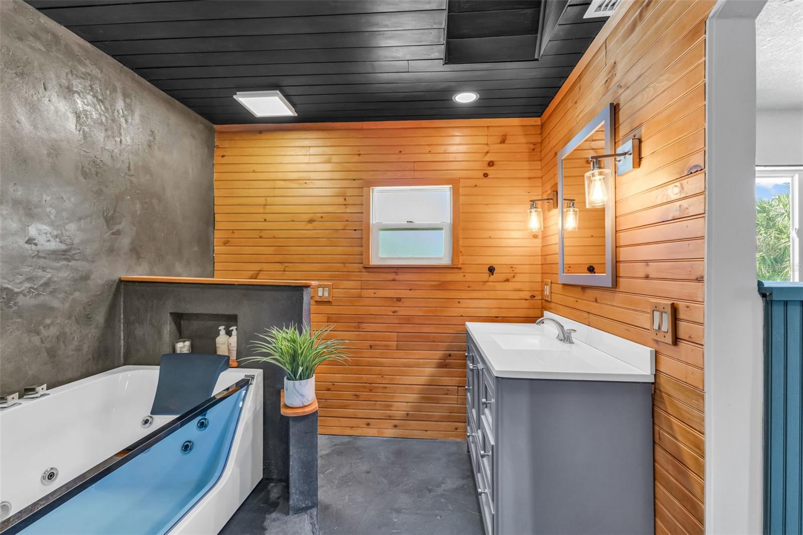 Image 22 of 71 For 3295 Brooklyn Ave