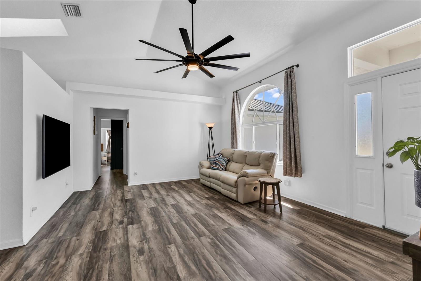 Image 25 of 71 For 3295 Brooklyn Ave