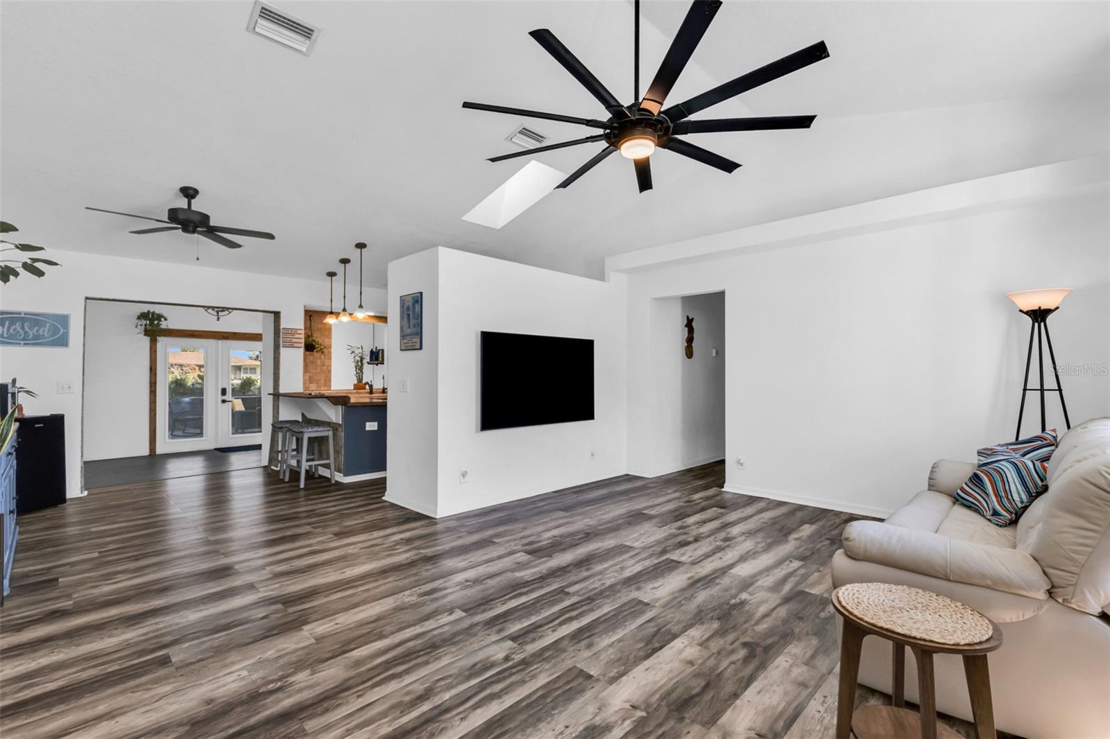 Image 26 of 71 For 3295 Brooklyn Ave