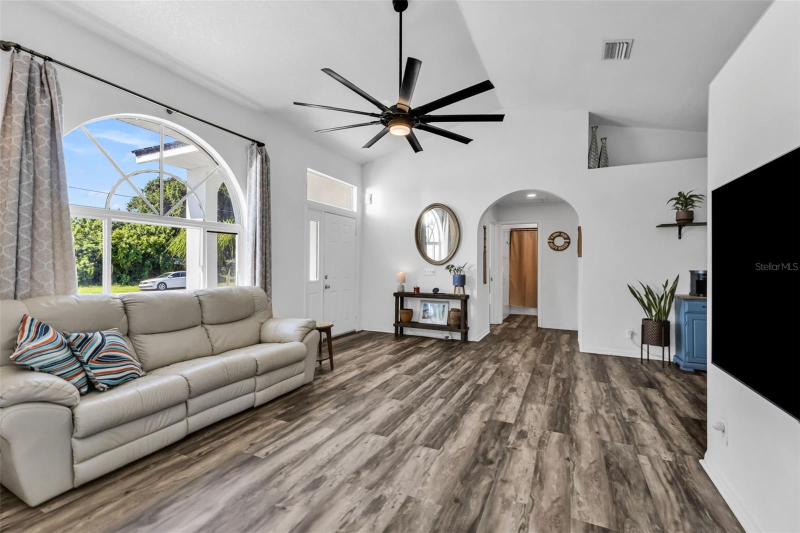 Image 27 of 71 For 3295 Brooklyn Ave