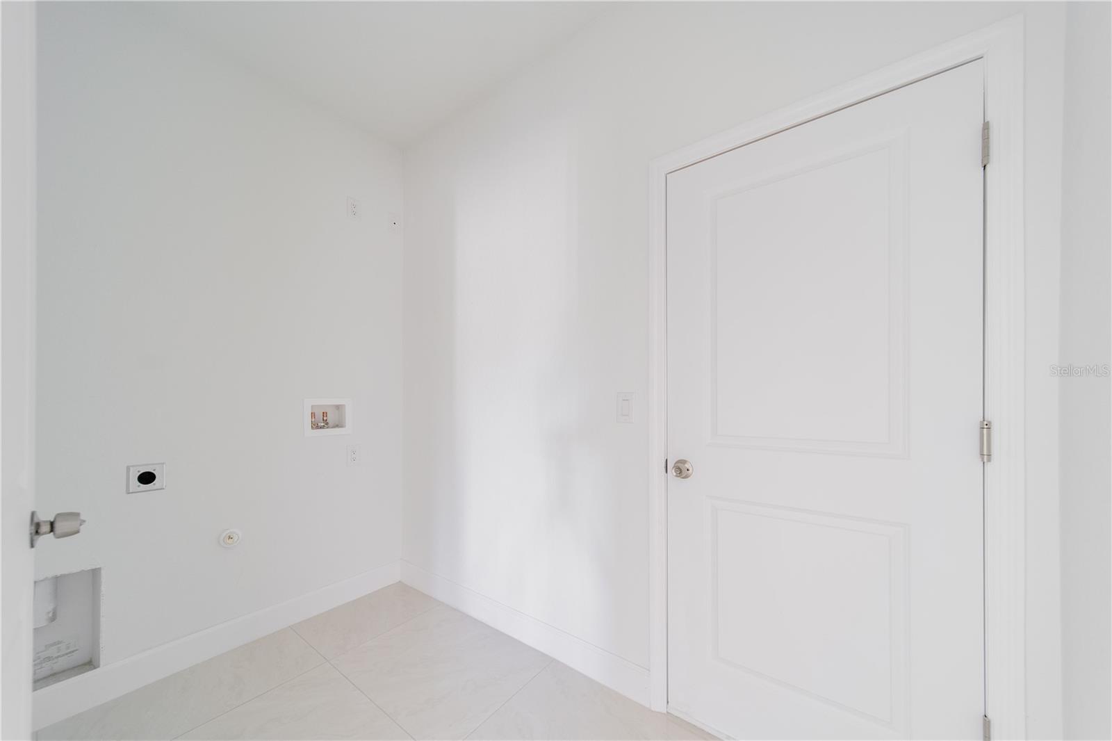 Image 17 of 34 For 15089 Aldama Circle