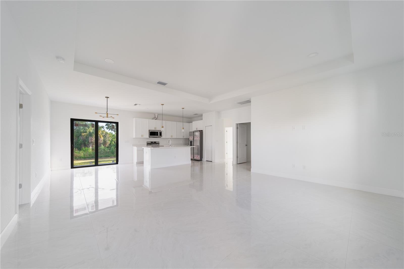 Image 5 of 34 For 15089 Aldama Circle