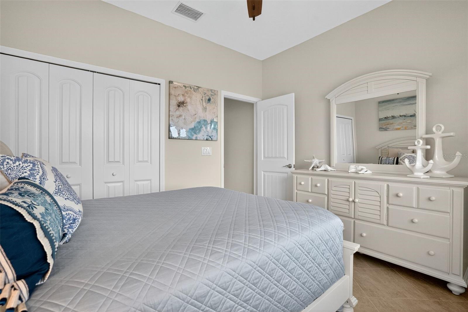 Image 20 of 35 For 559 Box Elder Court