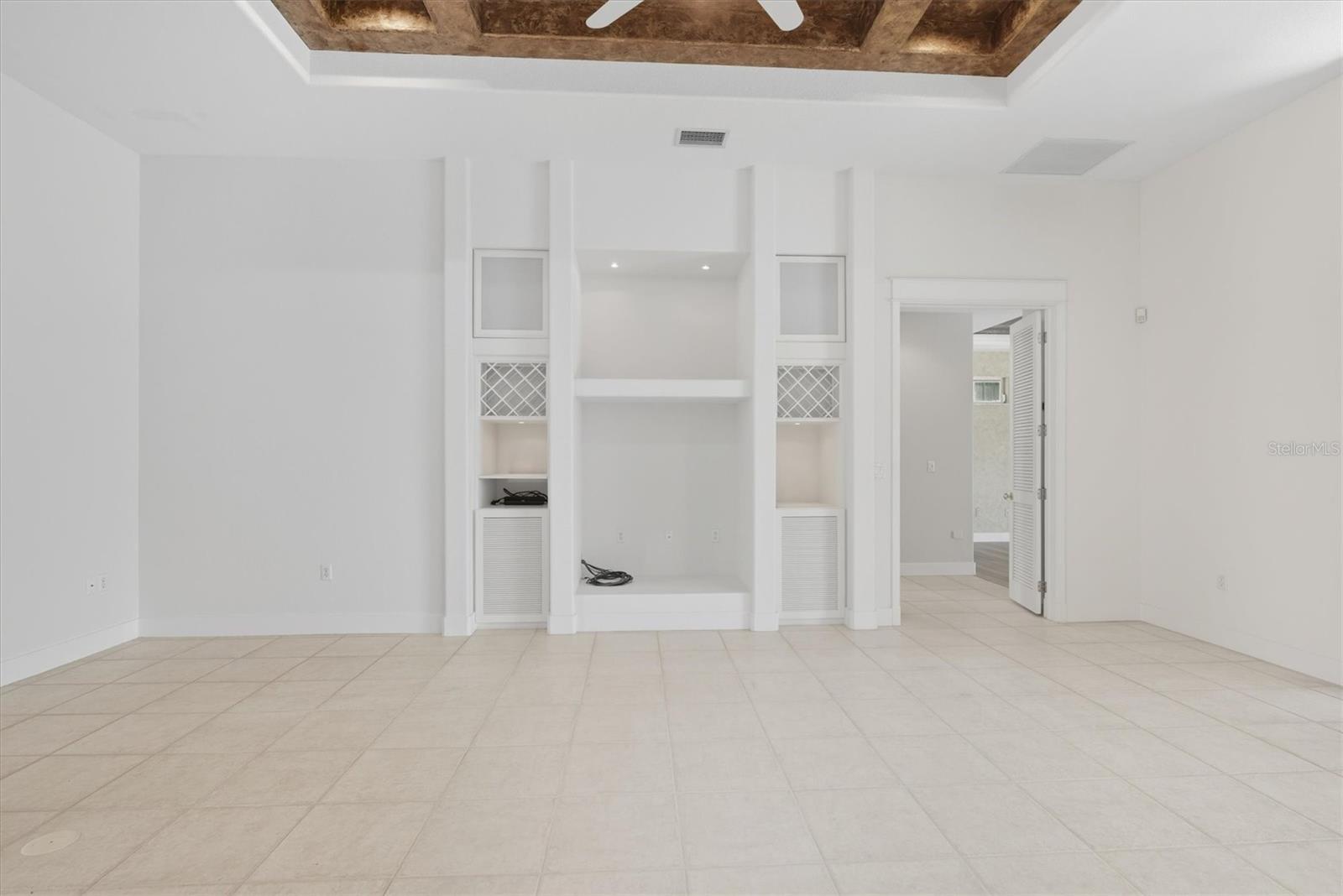 Image 11 of 87 For 1700 Los Alamos Drive