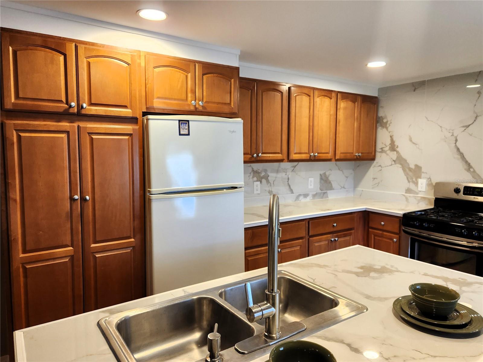 Image 10 of 18 For 5524 Holiday Park Boulevard