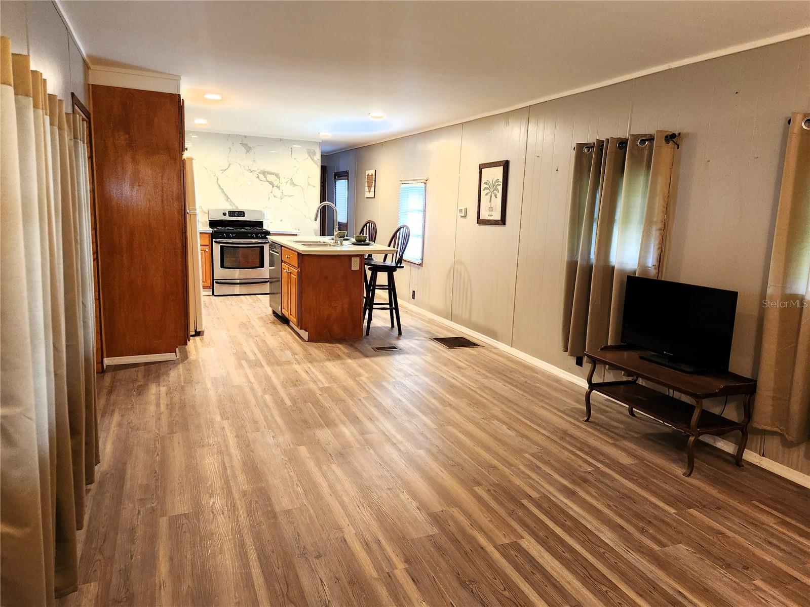 Image 11 of 18 For 5524 Holiday Park Boulevard