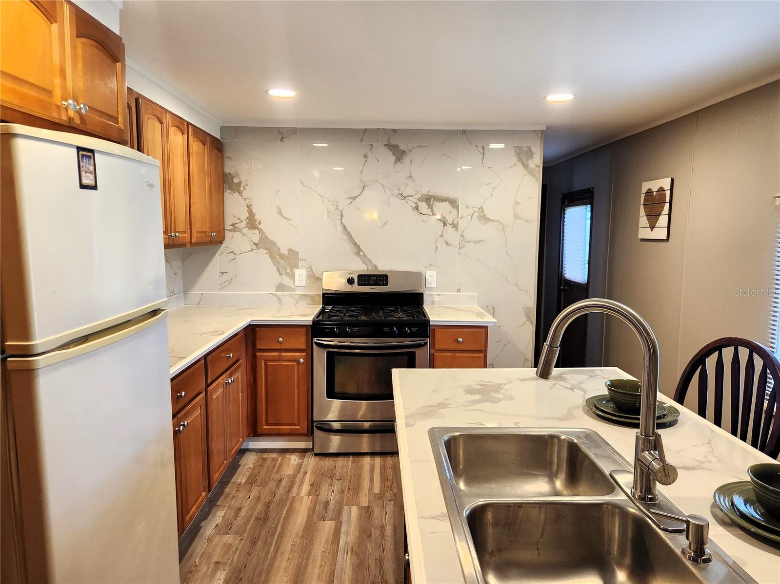 Image 3 of 18 For 5524 Holiday Park Boulevard