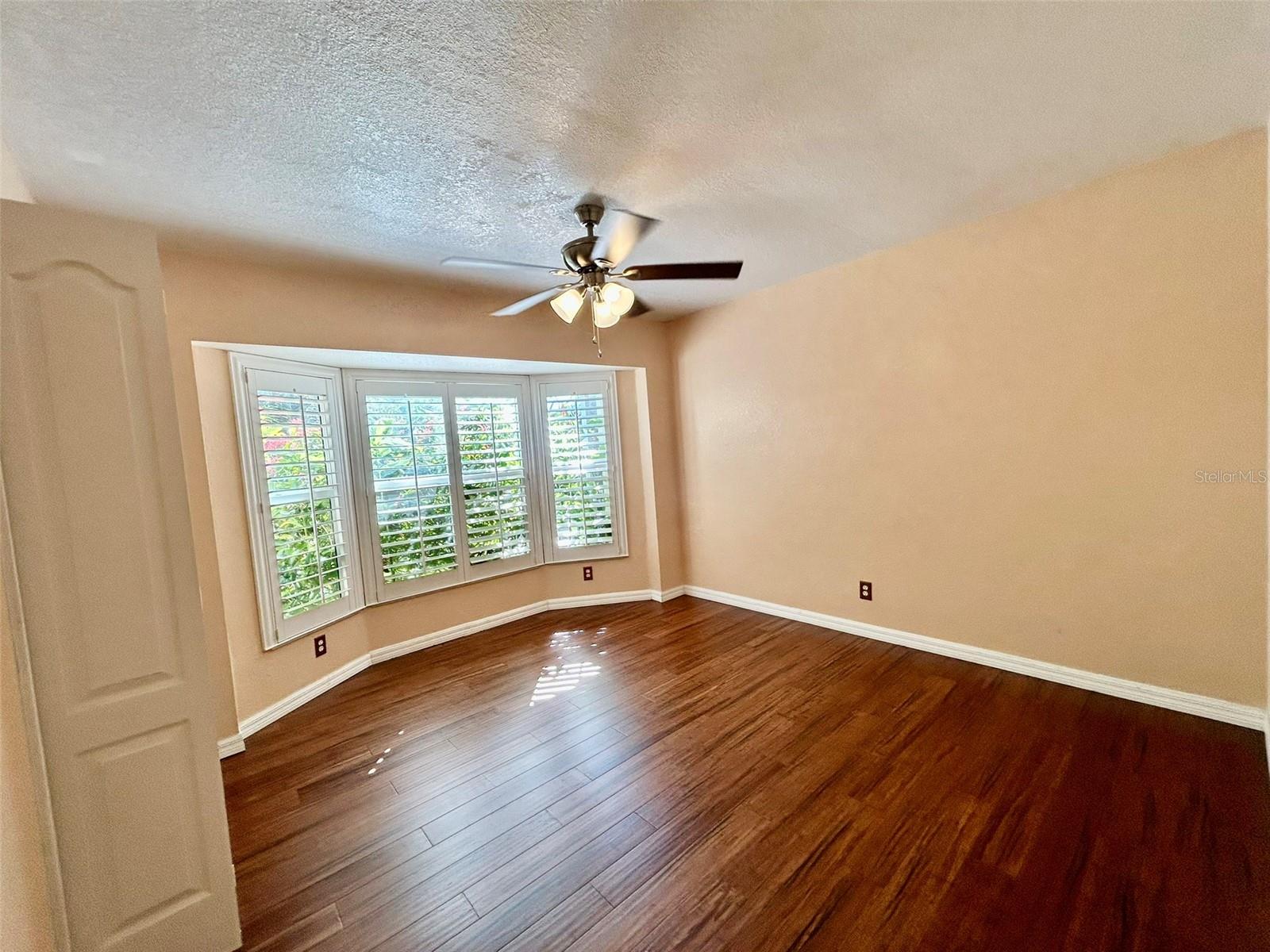 Image 15 of 26 For 25145 Mercedes Drive