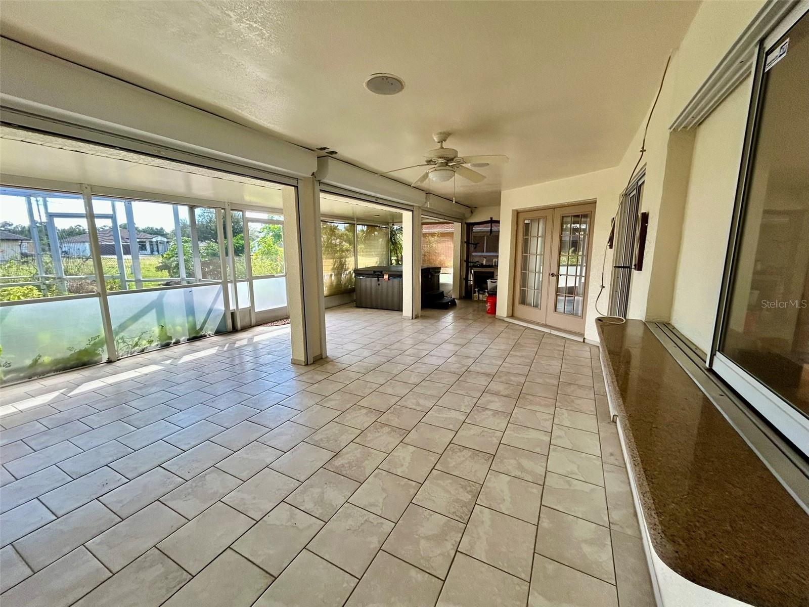 Image 21 of 26 For 25145 Mercedes Drive