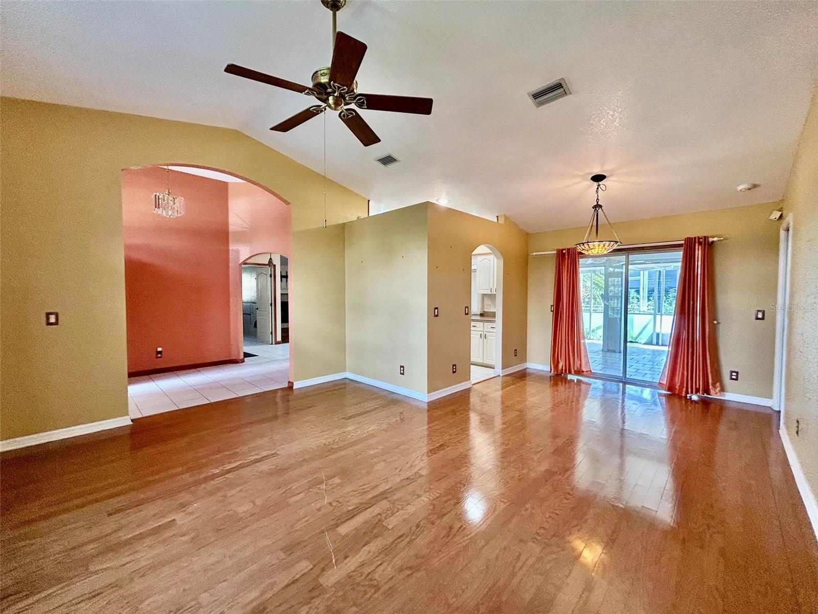 Image 3 of 26 For 25145 Mercedes Drive