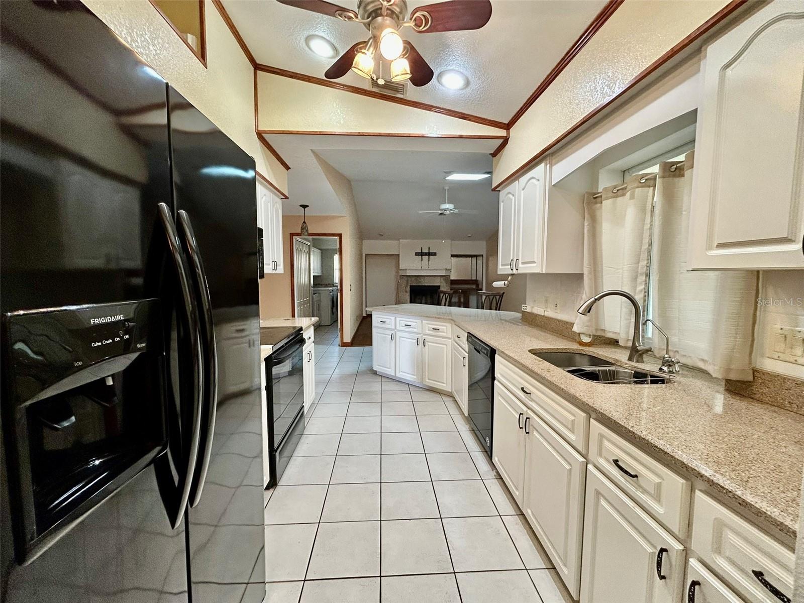 Image 5 of 26 For 25145 Mercedes Drive