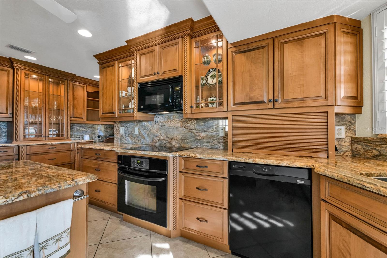 Image 17 of 66 For 3736 Bordeaux Drive