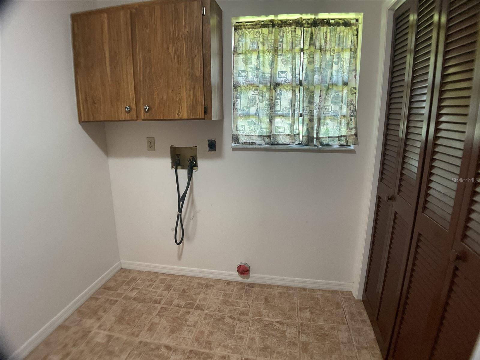 Image 40 of 87 For 825 Johnson Avenue