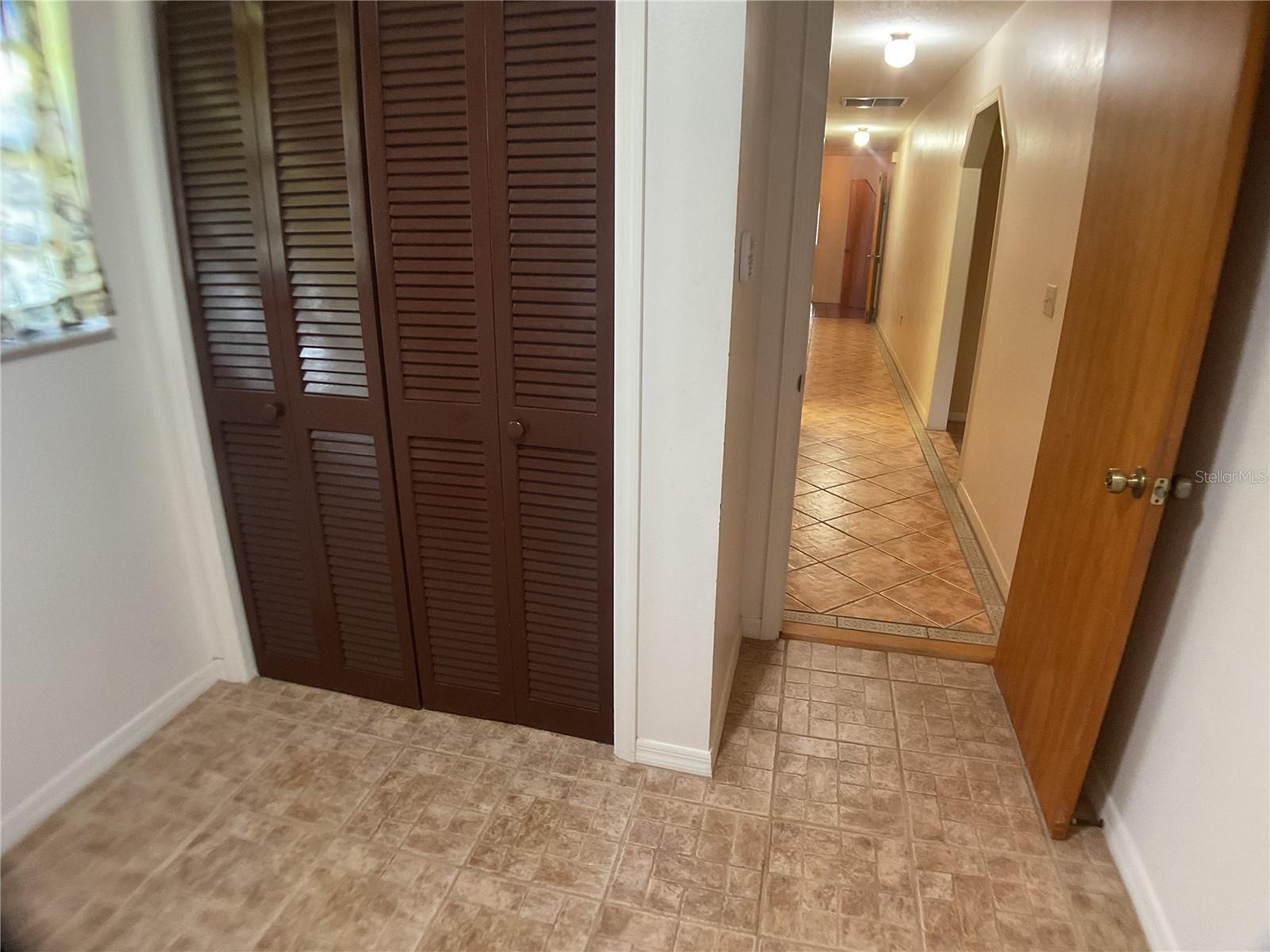 Image 43 of 87 For 825 Johnson Avenue
