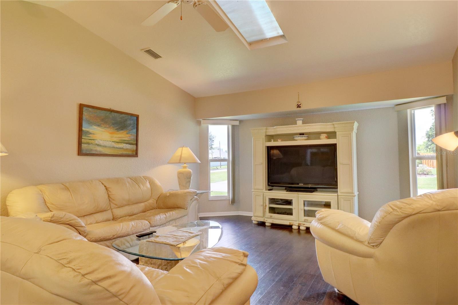 Image 17 of 44 For 891 Bayard Street