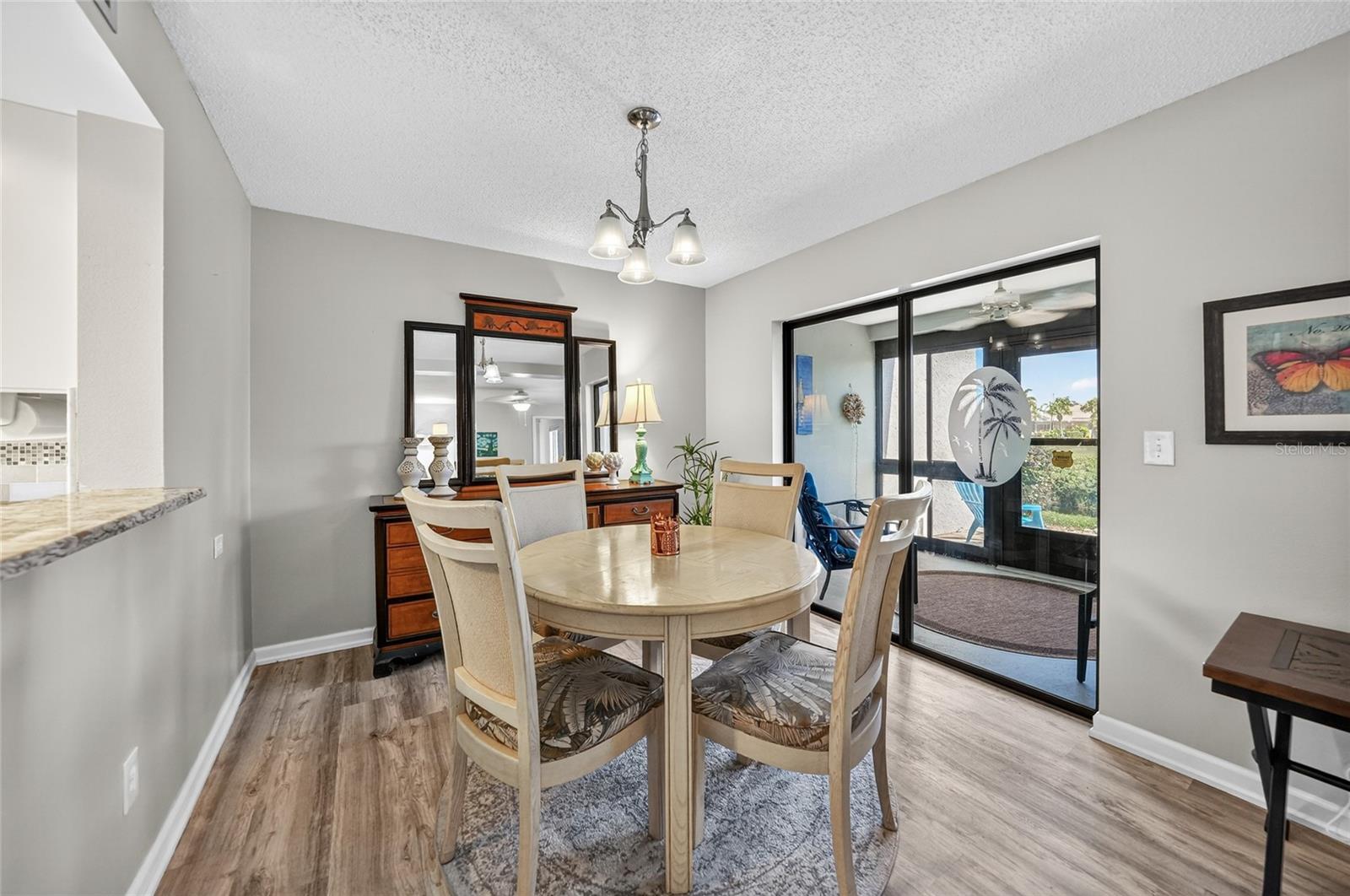 Image 10 of 40 For 812 Capri Isles Boulevard 117
