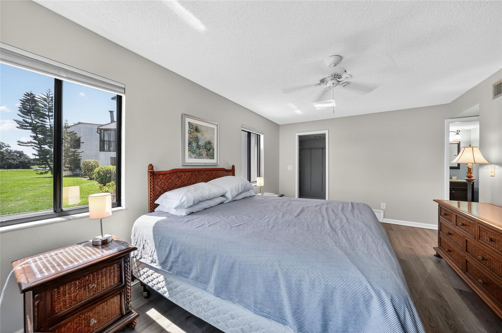 Image 13 of 40 For 812 Capri Isles Boulevard 117
