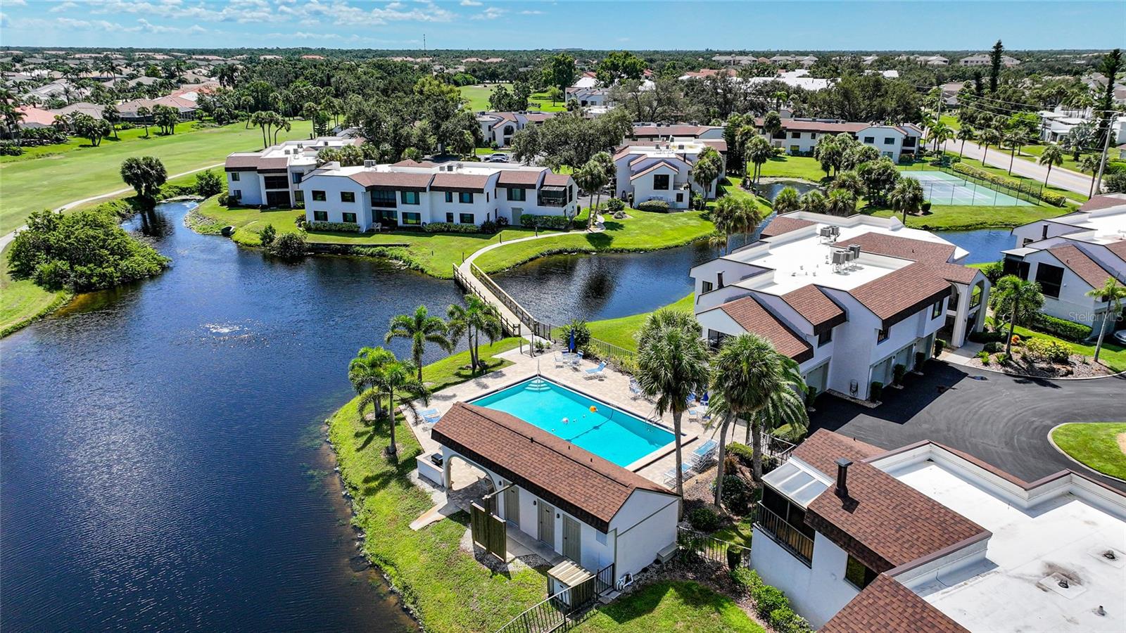 Image 36 of 40 For 812 Capri Isles Boulevard 117