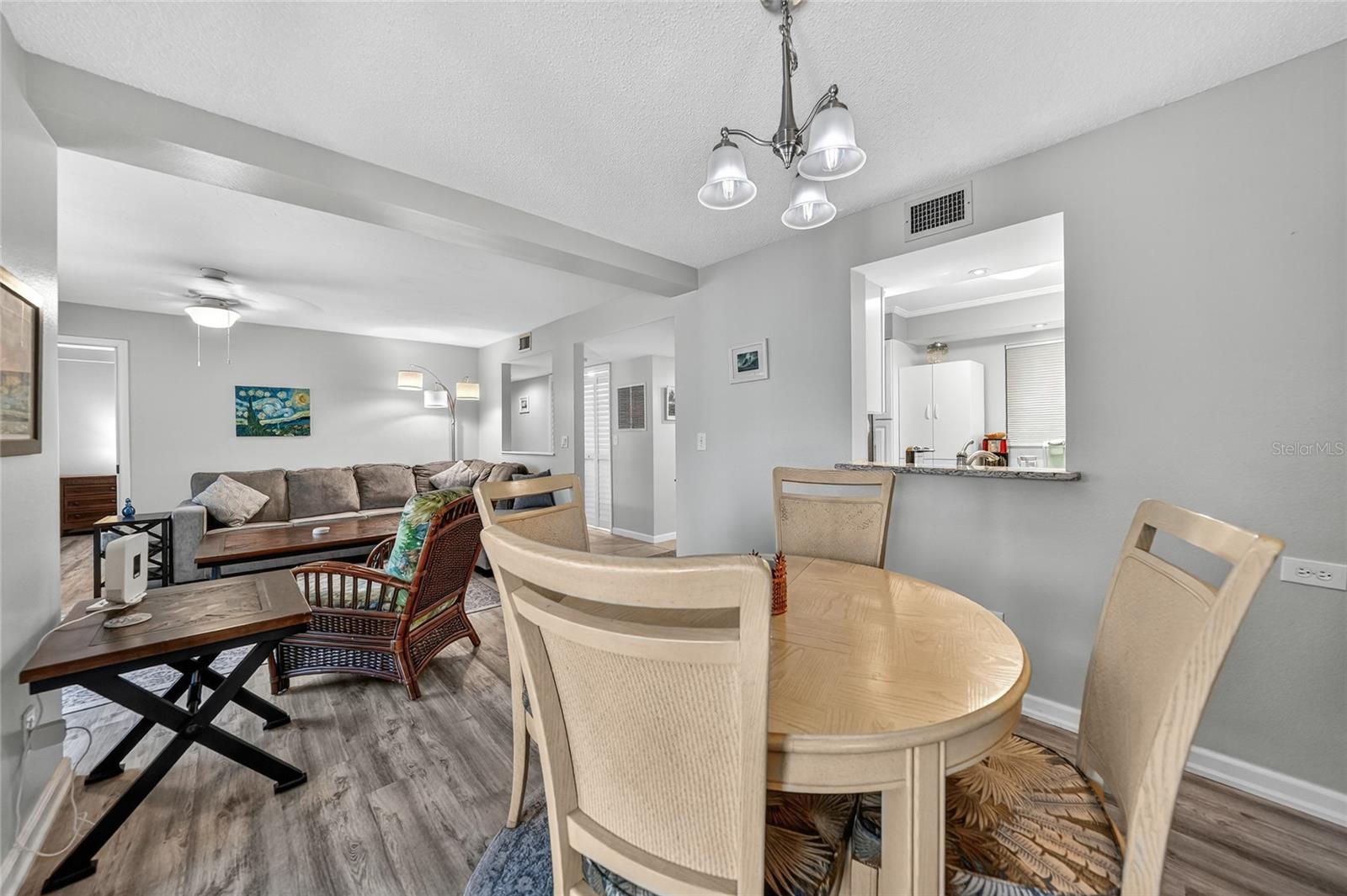Image 9 of 40 For 812 Capri Isles Boulevard 117