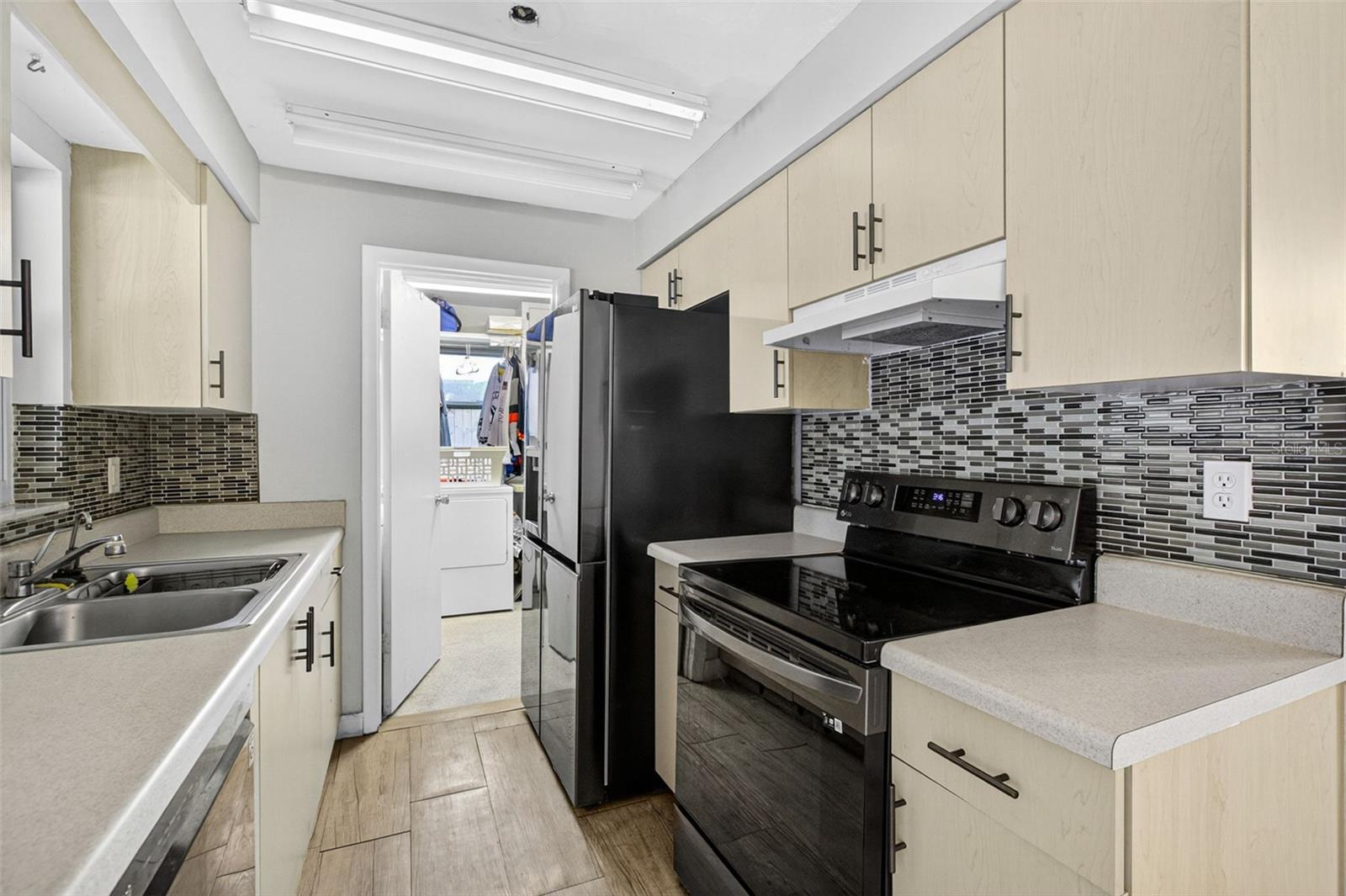Image 11 of 29 For 4838 West Drive