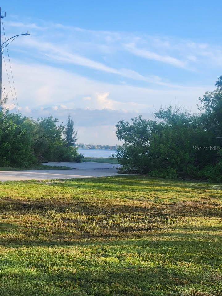 Image 4 of 9 For 6146 Landings Way