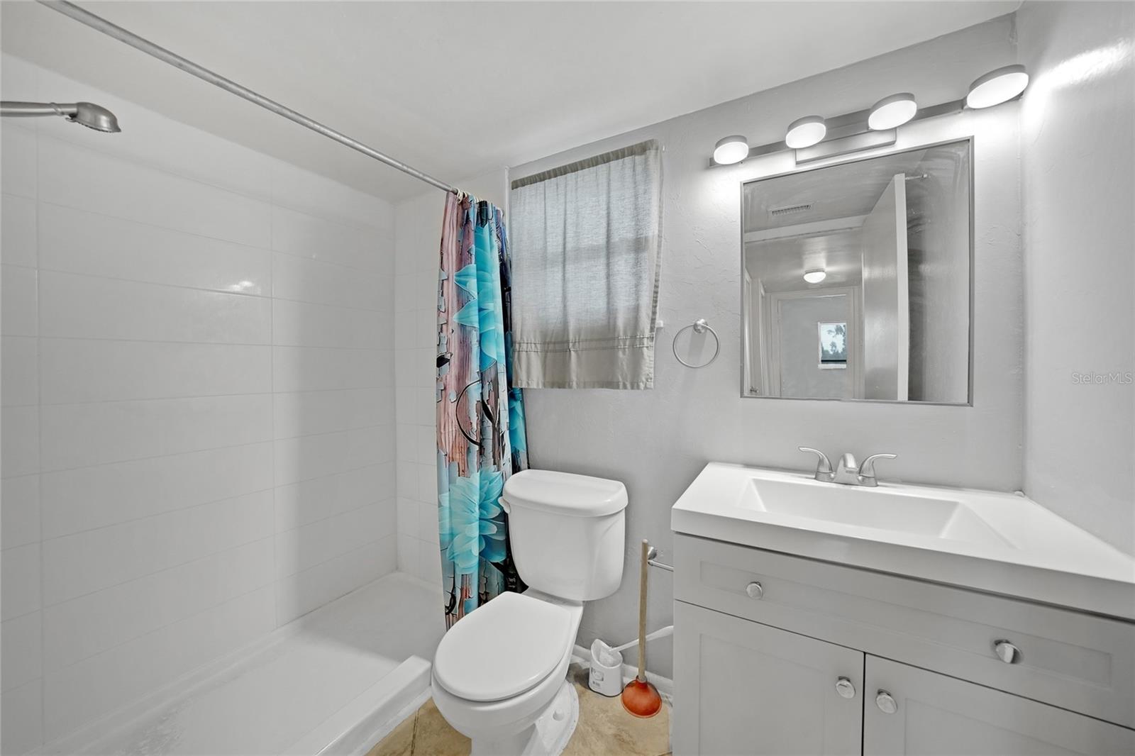 Image 13 of 21 For 3100 Harbor Boulevard 315