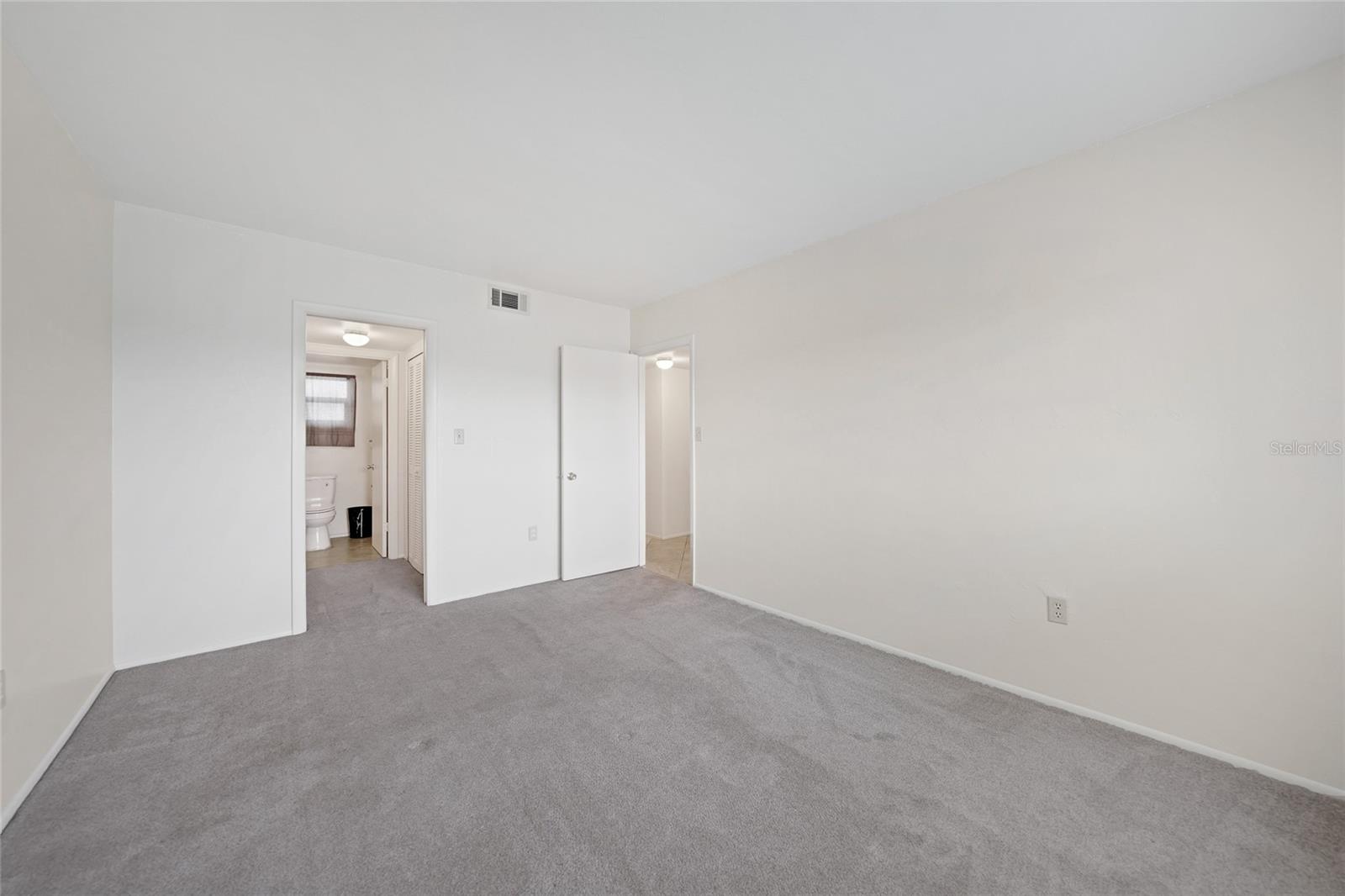 Image 14 of 21 For 3100 Harbor Boulevard 315