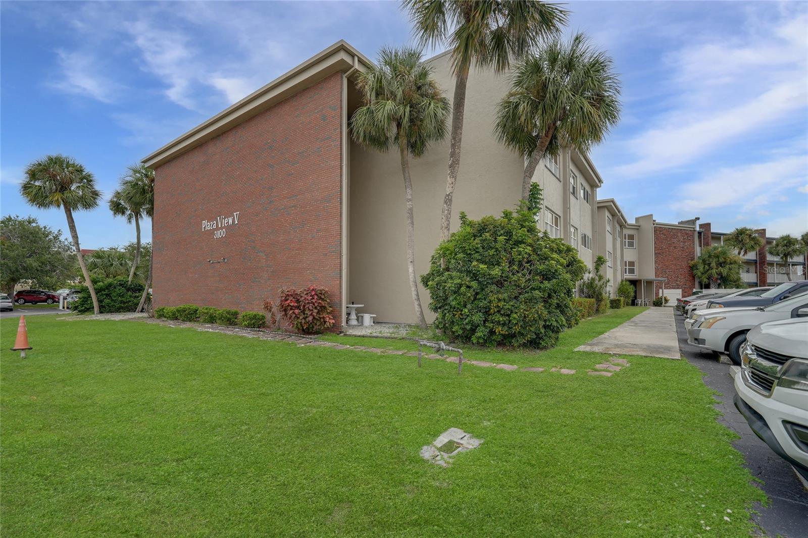 Image 4 of 21 For 3100 Harbor Boulevard 315