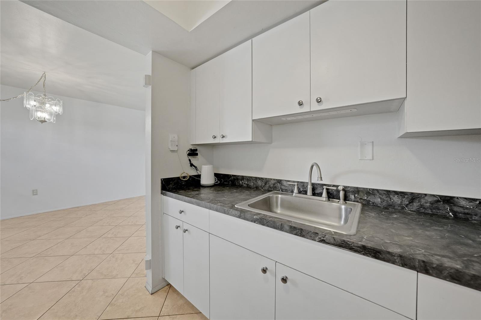 Image 8 of 21 For 3100 Harbor Boulevard 315