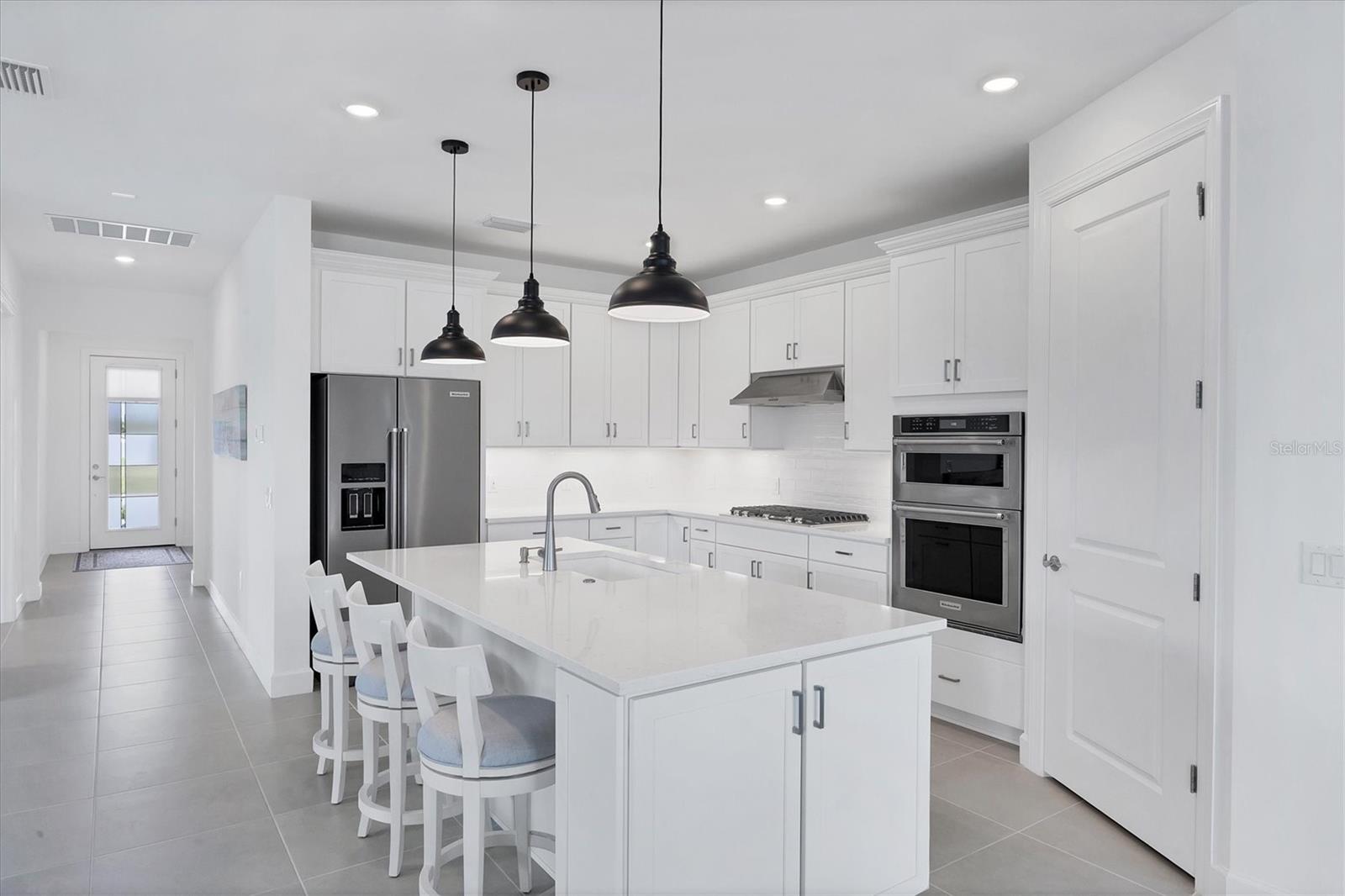 Image 11 of 63 For 4400 Lakeside Grove Place
