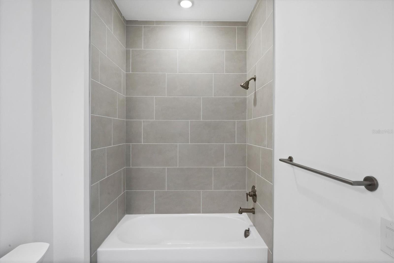 Image 36 of 63 For 4400 Lakeside Grove Place