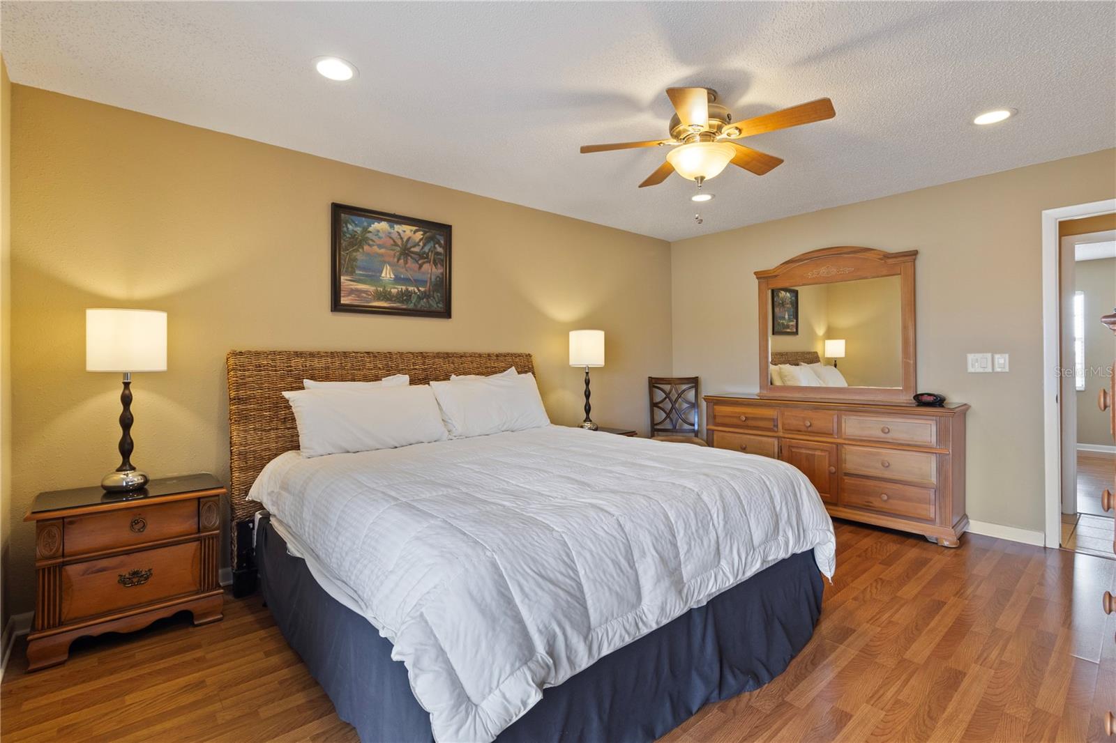 Image 17 of 28 For 1531 Placida Road 203