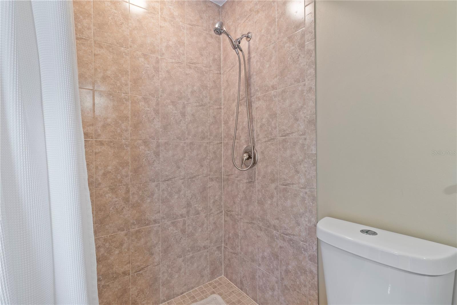 Image 20 of 28 For 1531 Placida Road 203