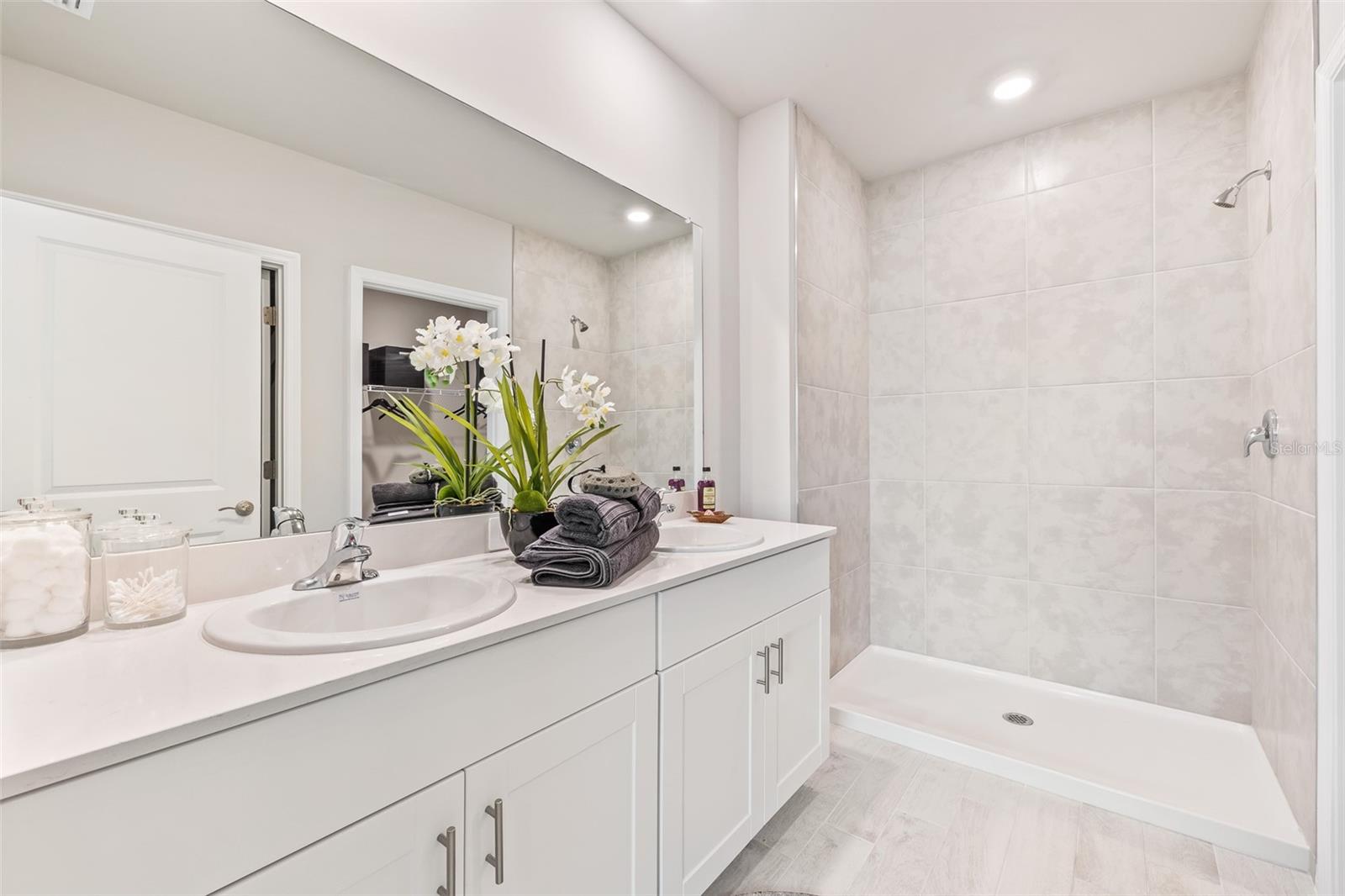 Image 17 of 32 For 16417 Bridle Ridge Street