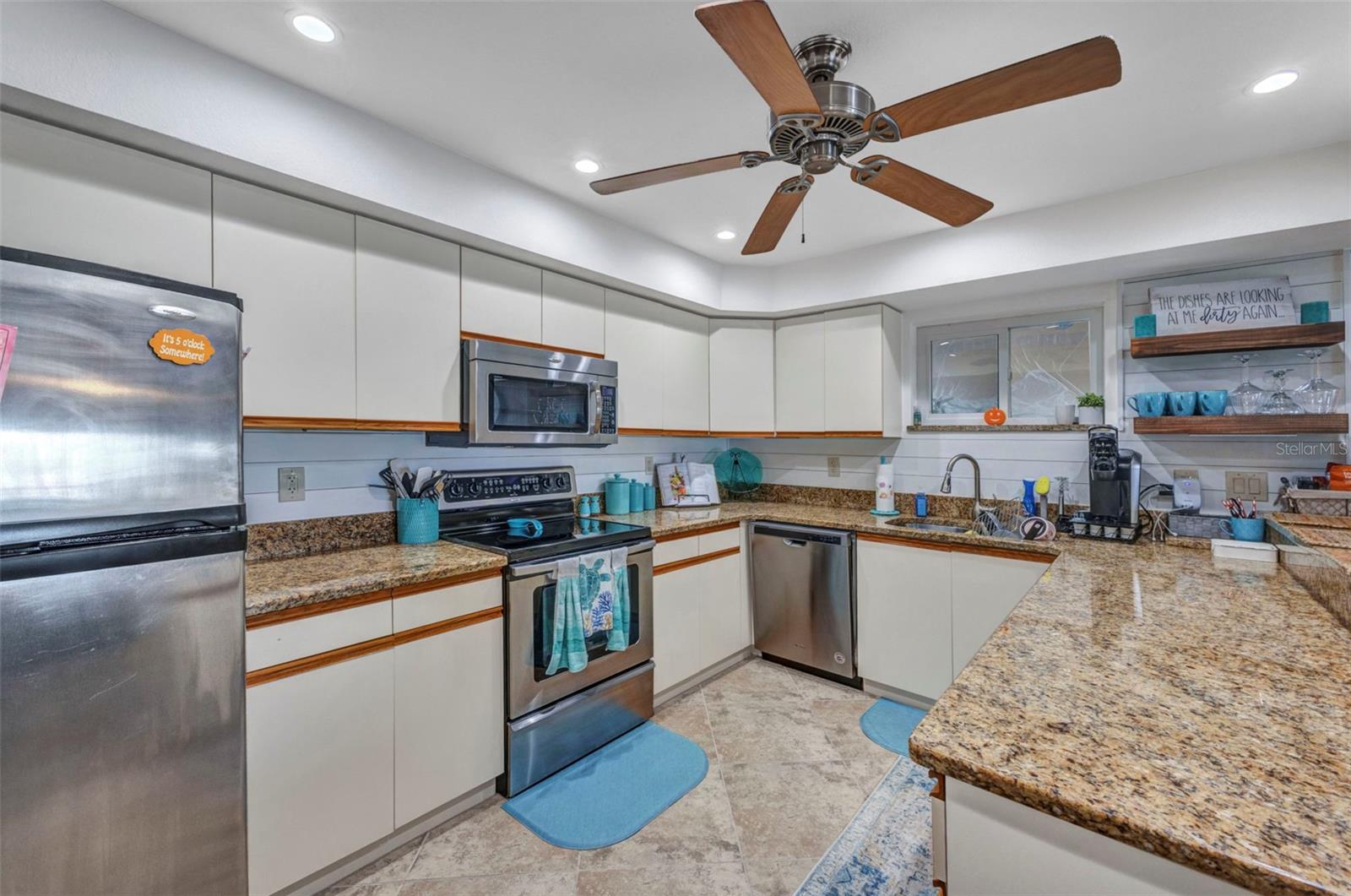 Image 12 of 43 For 240 Lewis Circle 124