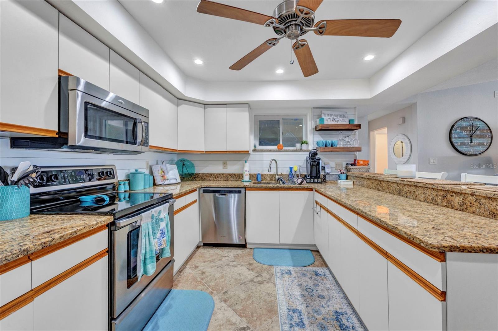 Image 13 of 43 For 240 Lewis Circle 124