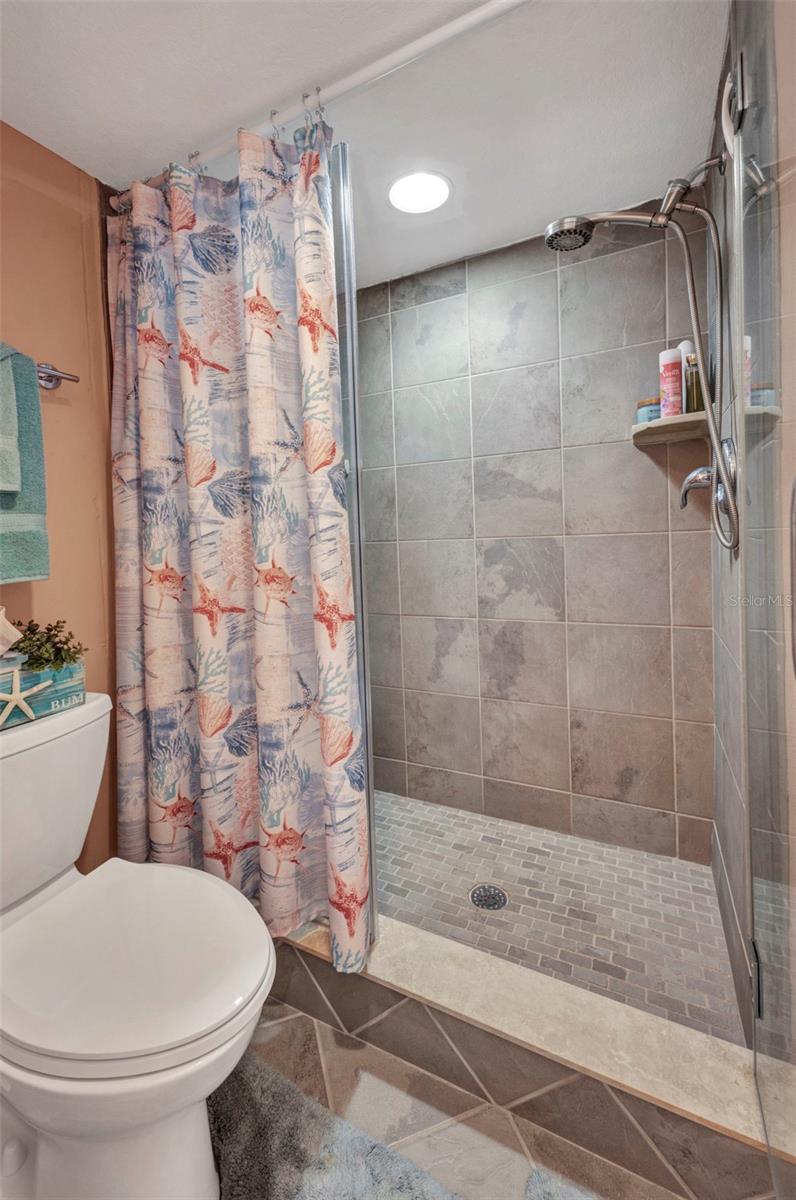 Image 20 of 43 For 240 Lewis Circle 124