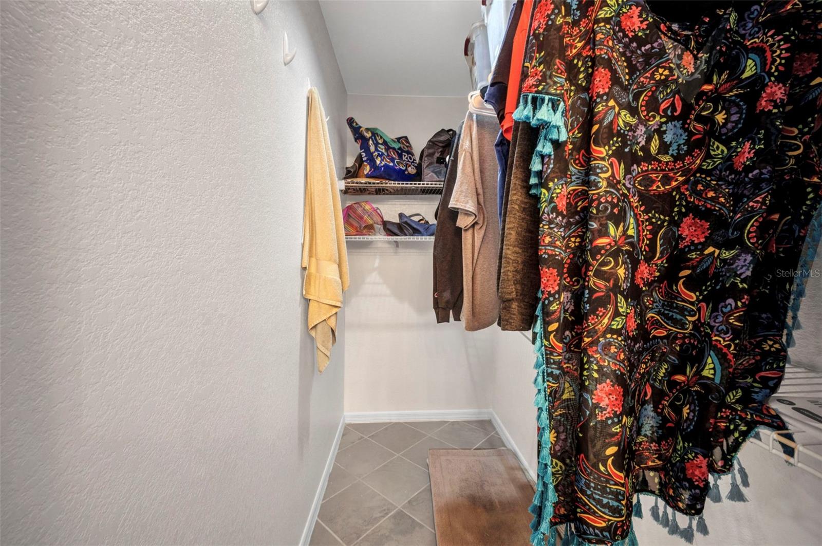 Image 21 of 43 For 240 Lewis Circle 124