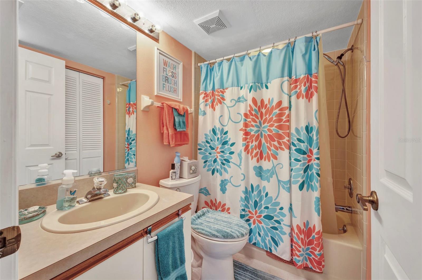 Image 29 of 43 For 240 Lewis Circle 124