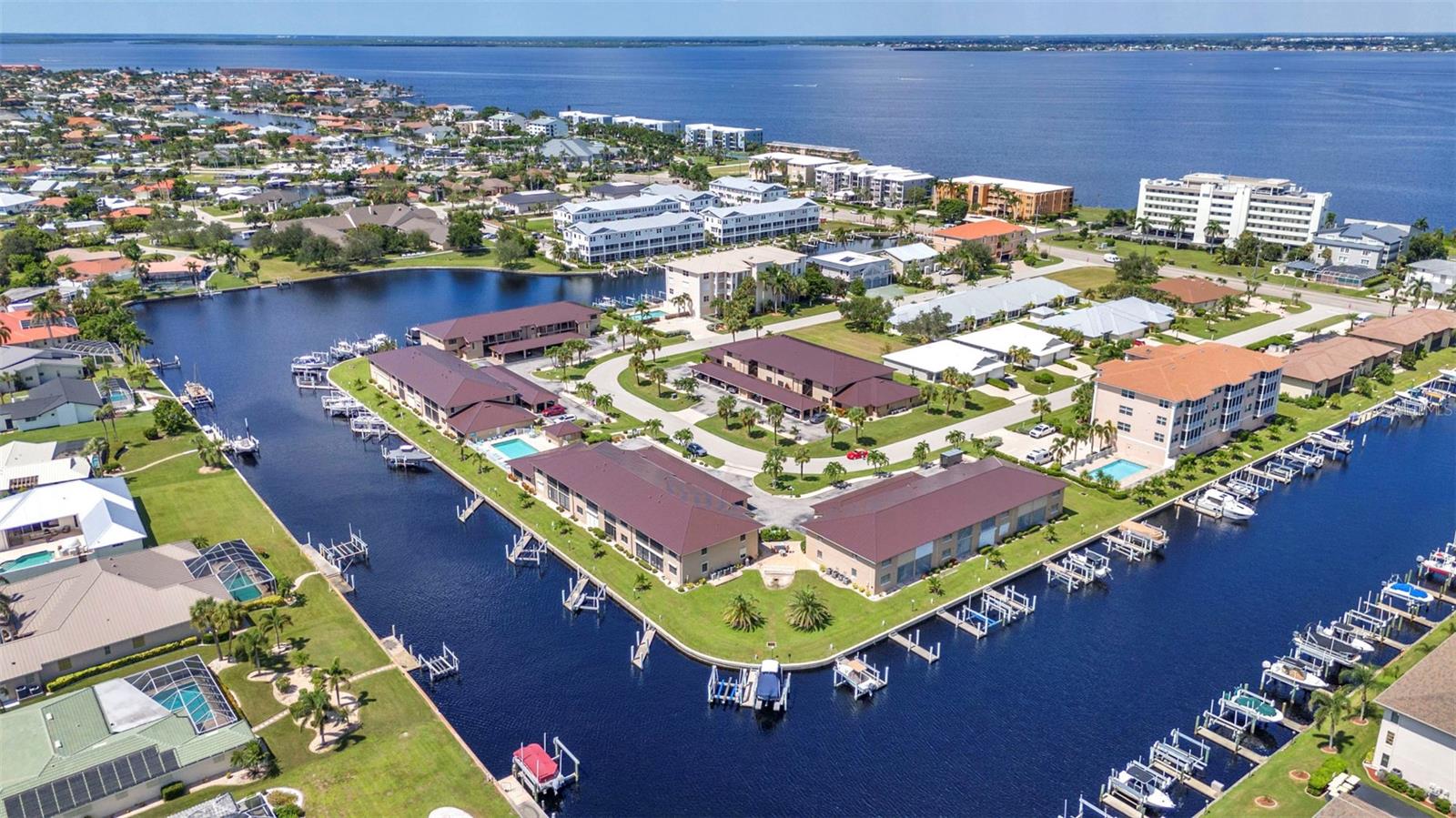 Image 36 of 43 For 240 Lewis Circle 124