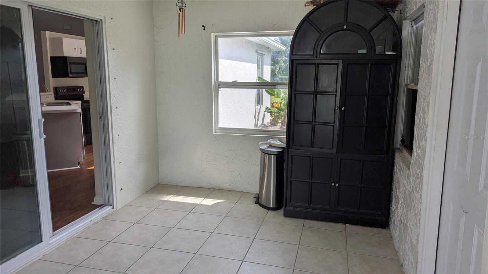 Image 11 of 41 For 2459 Cushing Drive